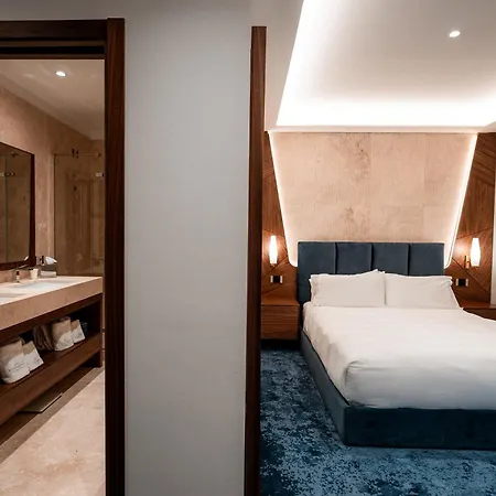 Via Veneto 5*