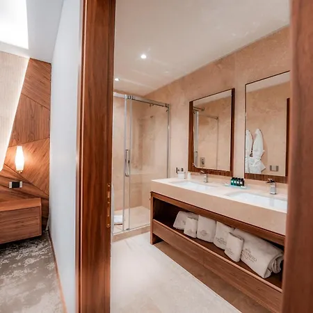 Via Veneto 5* Roma